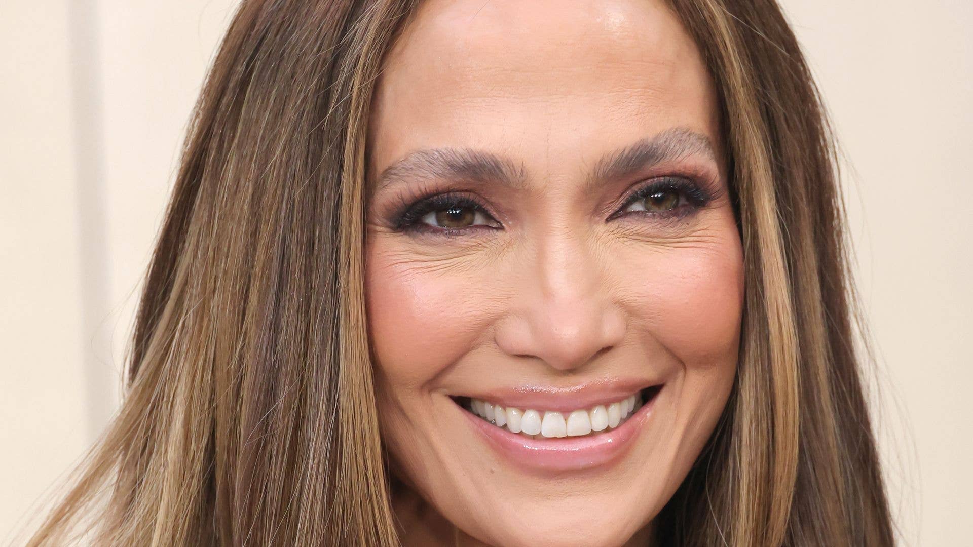 Jennifer Lopez steals the show in daring plunging gown on the red carpet